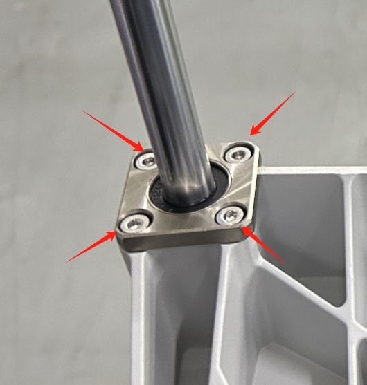 tighten_guide_rail_screws.png
